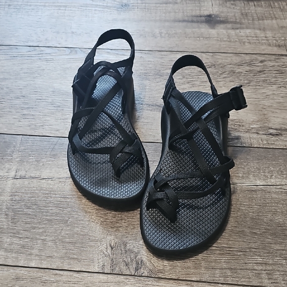 Chaco Black Strappy Sandals - Picture 1 of 6
